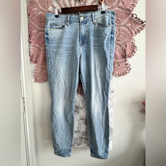 Good American Good Legs Light Wash Jeans 14 - Picture 1 of 3